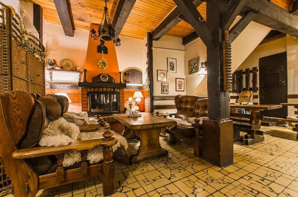 Karczma U Wallenroda リン エクステリア 写真