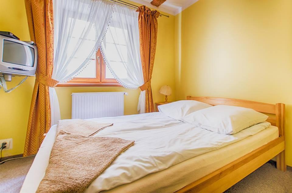 Karczma U Wallenroda リン エクステリア 写真