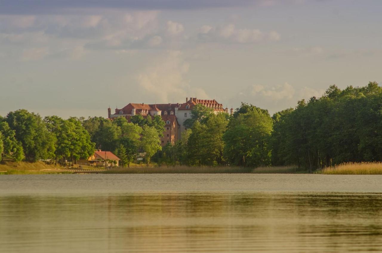Karczma U Wallenroda リン エクステリア 写真